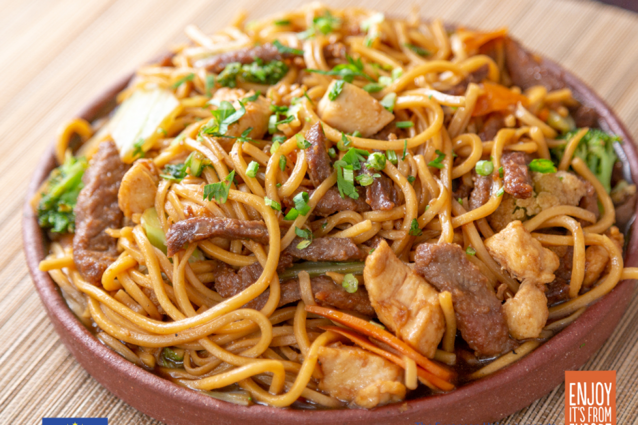 Yakisoba with European Corinthian black raisins 