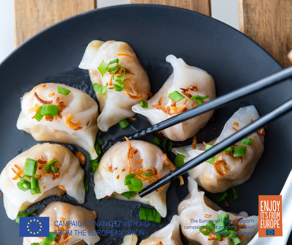 Dumplings with European Corinthian black raisins 